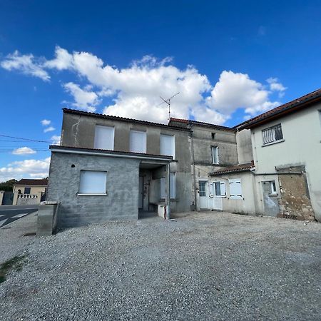 180B - Duplex T2 Tout Confort - Wifi Netflix Le Gond-Pontouvre 외부 사진